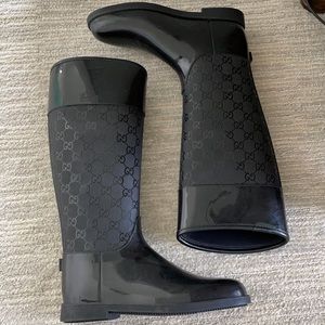 Size 37 (US size 6.5) black Gucci’s rain/snow boots